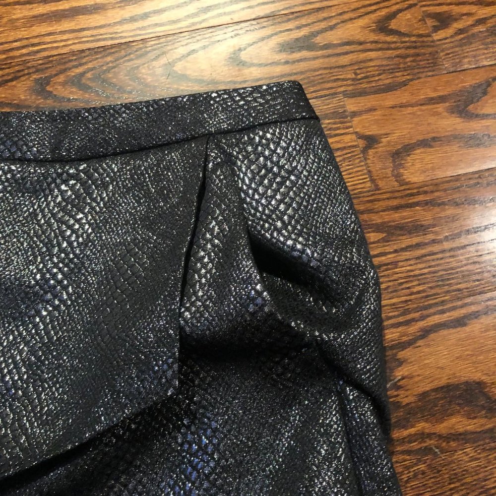 Express Printed Shorts - Picture 2 of 5